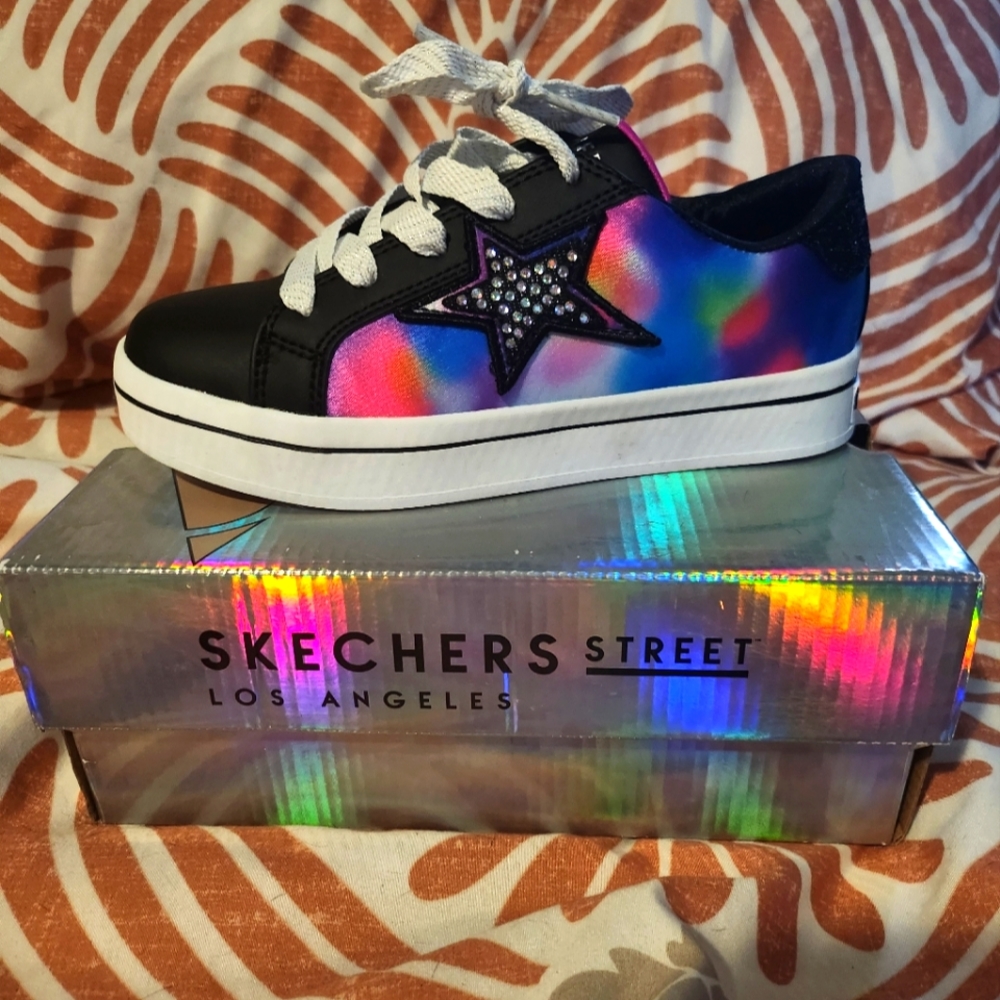 Sketches big kids size 2 sneaker